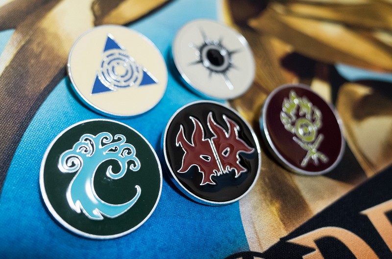 レビュー ラヴニカの献身 ギルド キット カードだけでなく ファンアイテムにも注目 紙束mtg